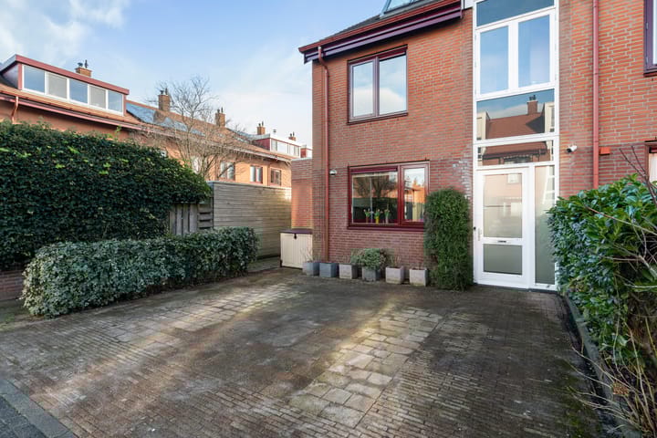 Photo 45 of De Does 8