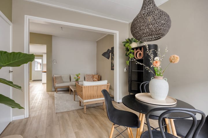 Photo 3 of Julianastraat 8