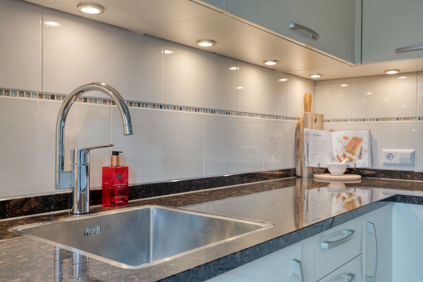 Photo 19 of De Hangaarts 63