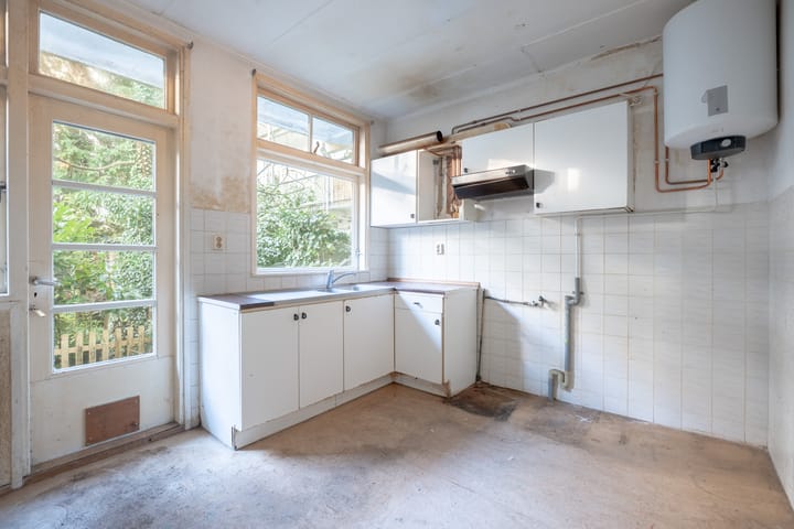 Photo 11 of Piet Gijzenbrugstraat 8-H