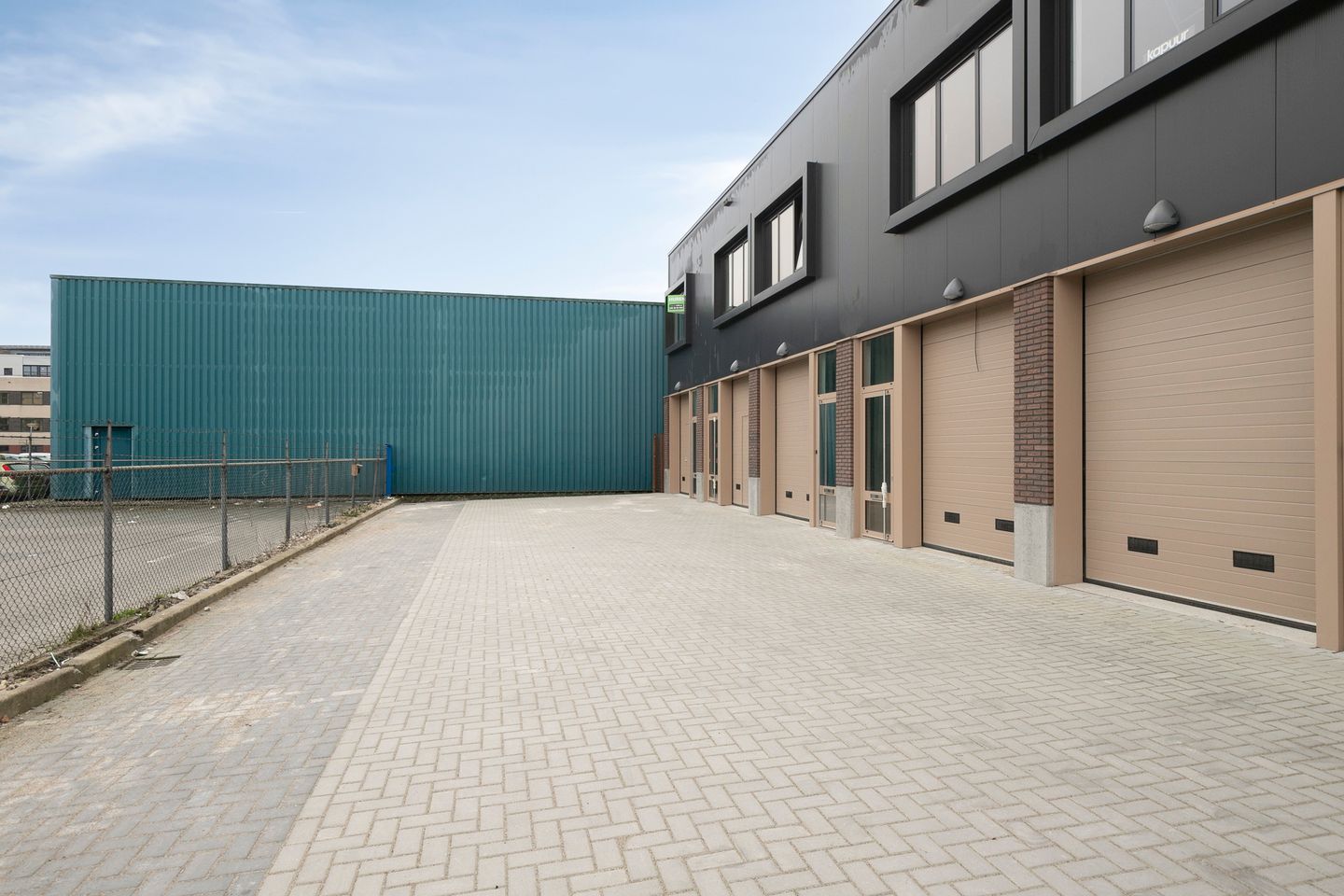 Bekijk foto 4 van Spaceshuttle 18-R