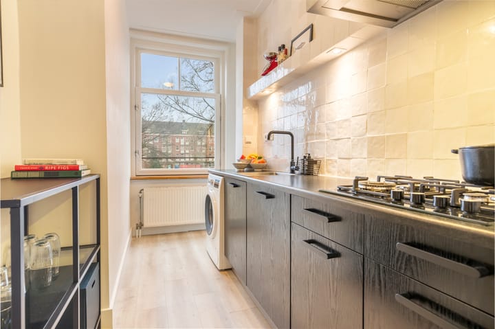 Photo 16 of Albert Neuhuysstraat 34-1