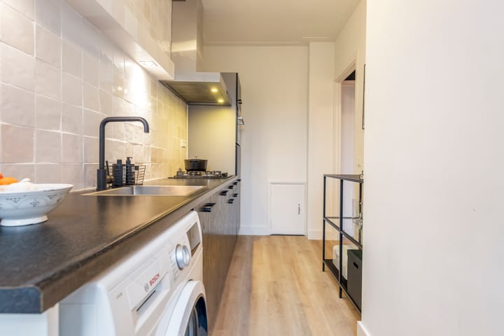 Photo 17 of Albert Neuhuysstraat 34-1