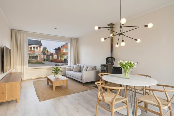 Photo 2 of Julianalaan 20