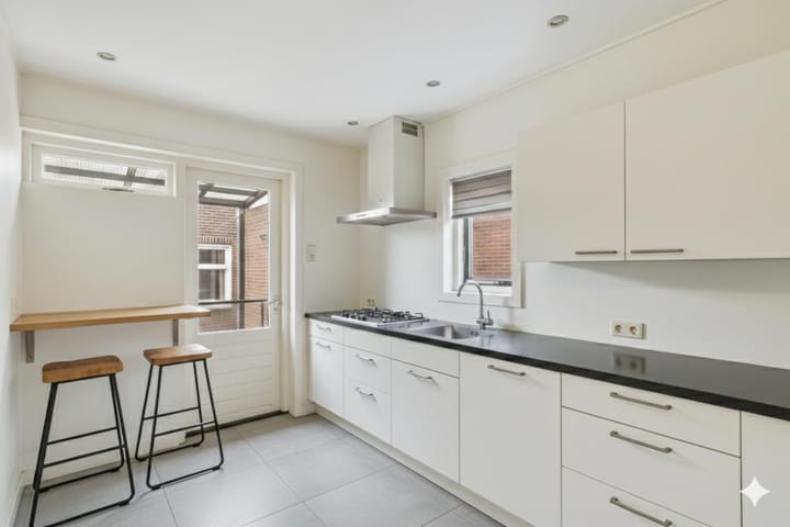 Photo 4 of Julianalaan 20