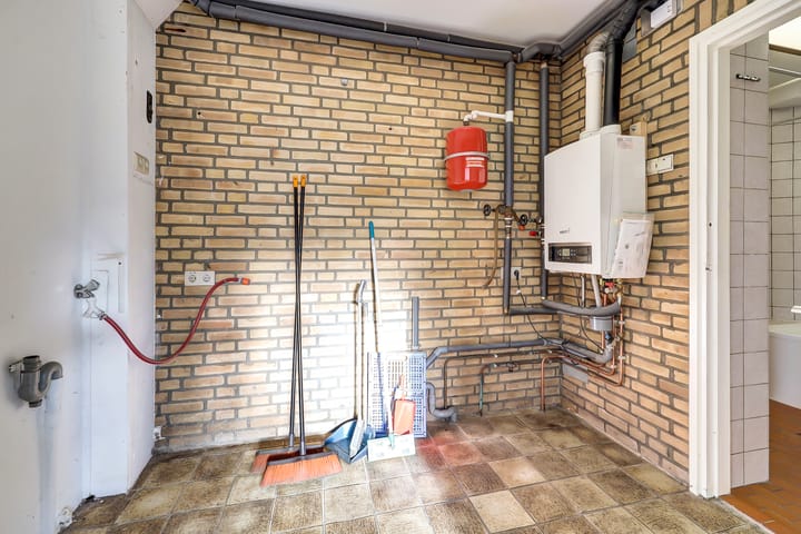 Photo 13 of Oosterhoutseweg 8