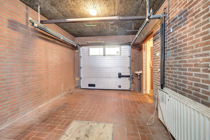 Photo 28 of Oosterhoutseweg 8