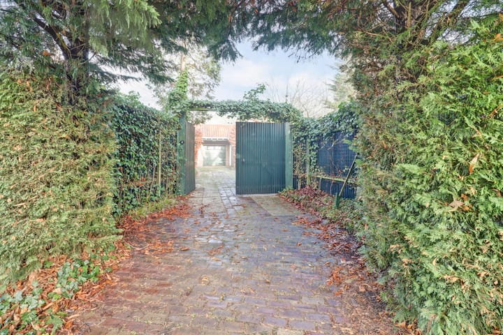 Photo 29 of Oosterhoutseweg 8