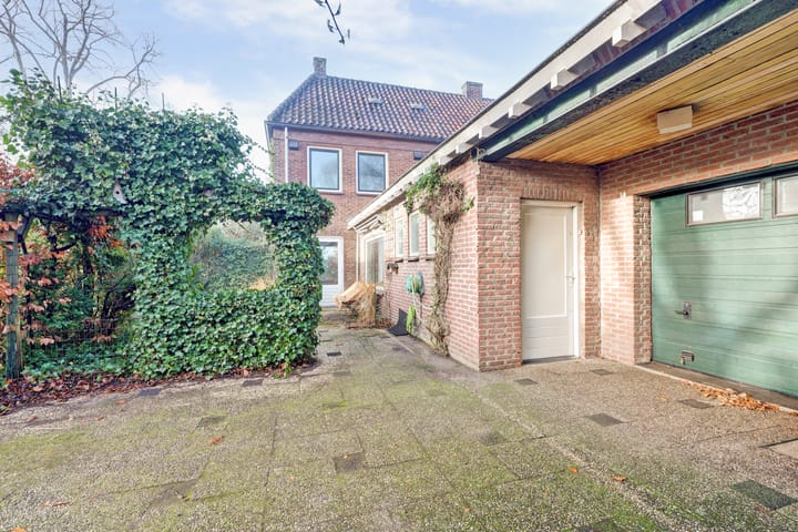 Photo 30 of Oosterhoutseweg 8