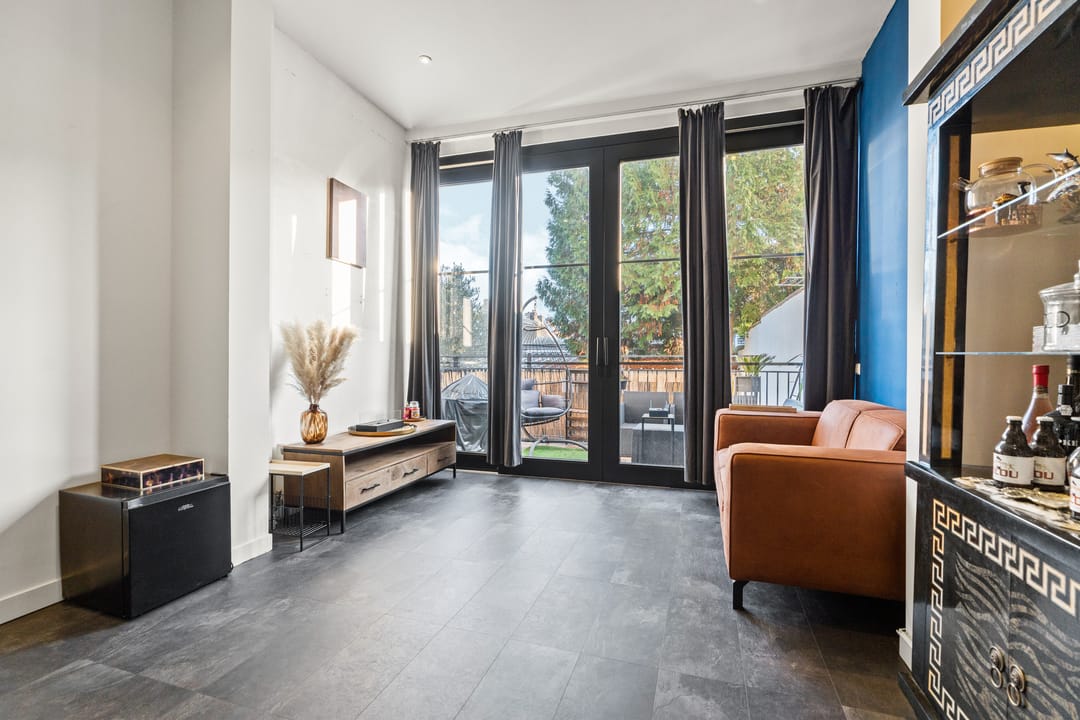 Photo 7 of Van Oldenbarneveldtstraat 11-B