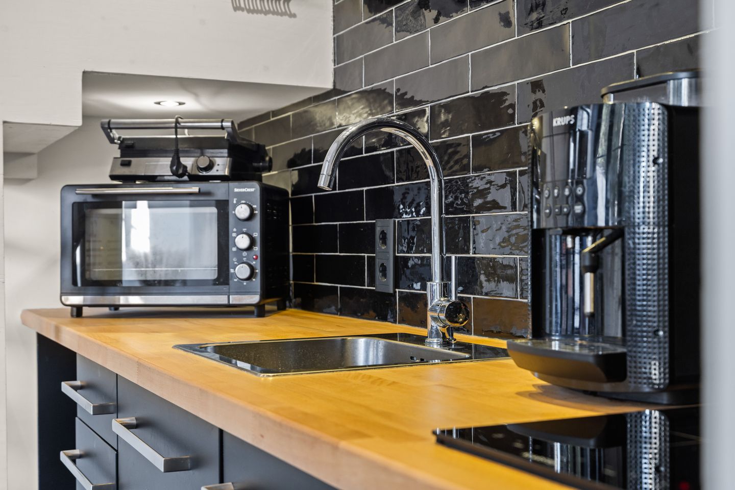 Photo 10 of Van Oldenbarneveldtstraat 11-B