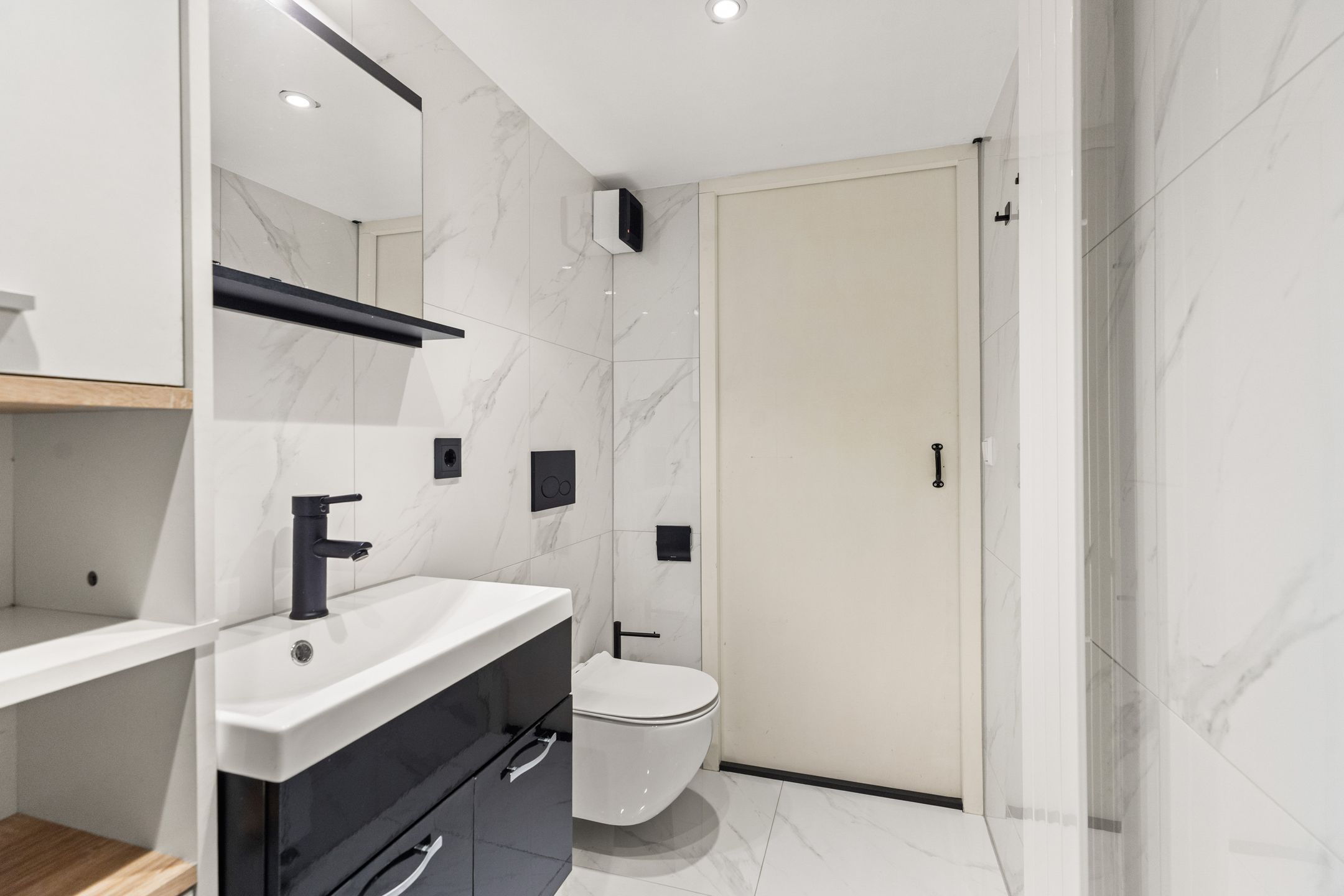 Photo 15 of Van Oldenbarneveldtstraat 11-B