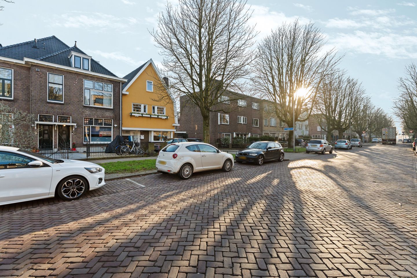 Photo 19 of Van Oldenbarneveldtstraat 11-B