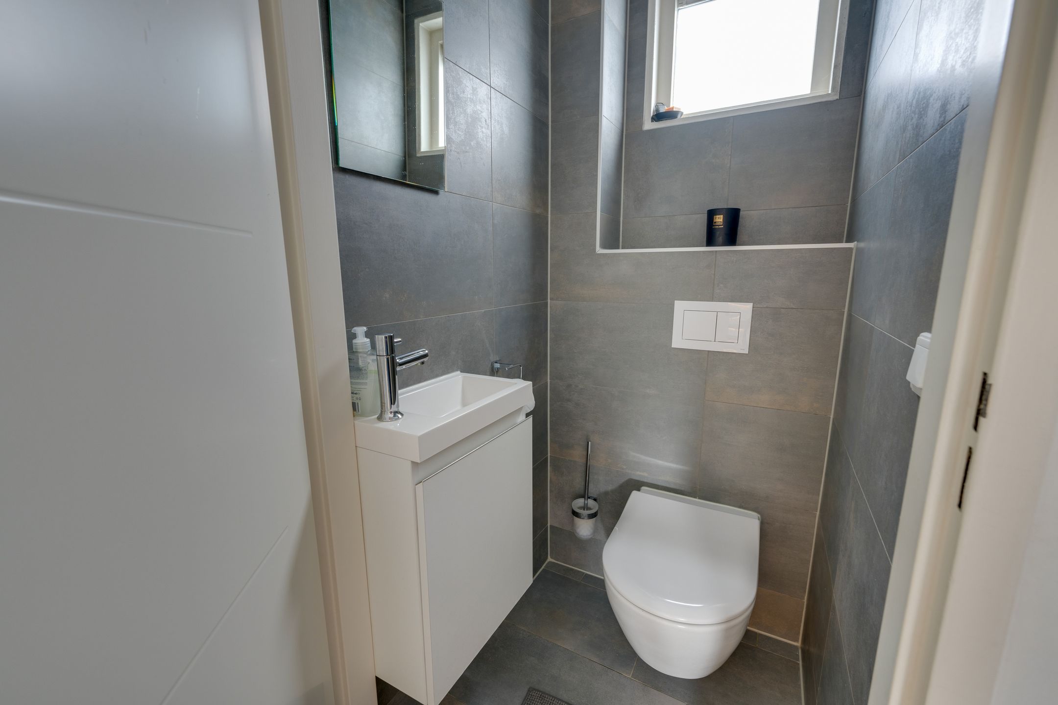 Photo 30 of Dovenetelstraat 5