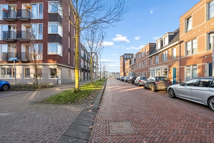 Foto 33 van San Marinostraat 11