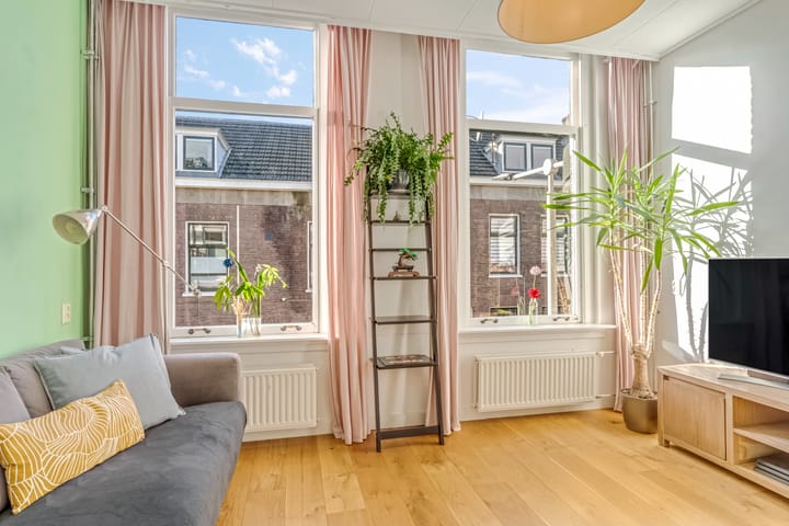 Photo 2 of Paulstraat 101