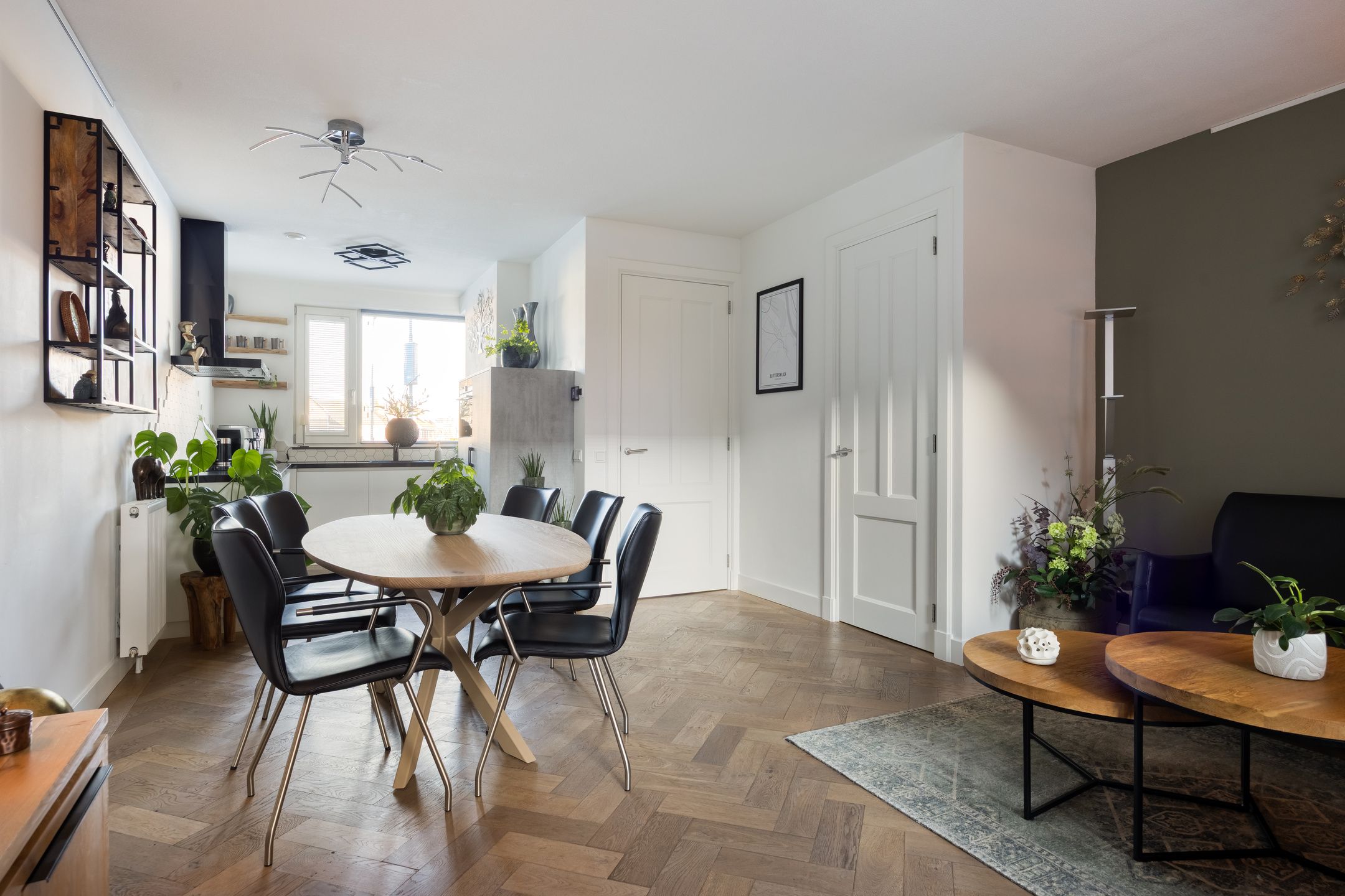 Photo 12 of Leostraat 83