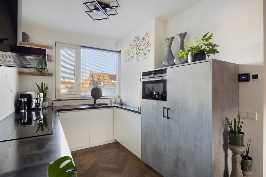 Photo 16 of Leostraat 83