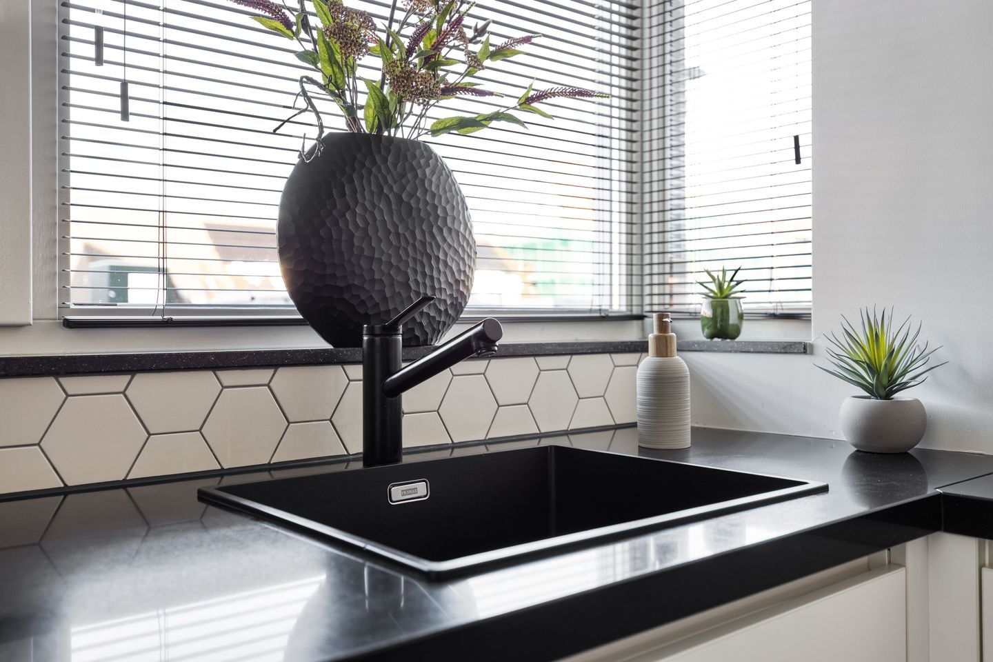 Photo 19 of Leostraat 83