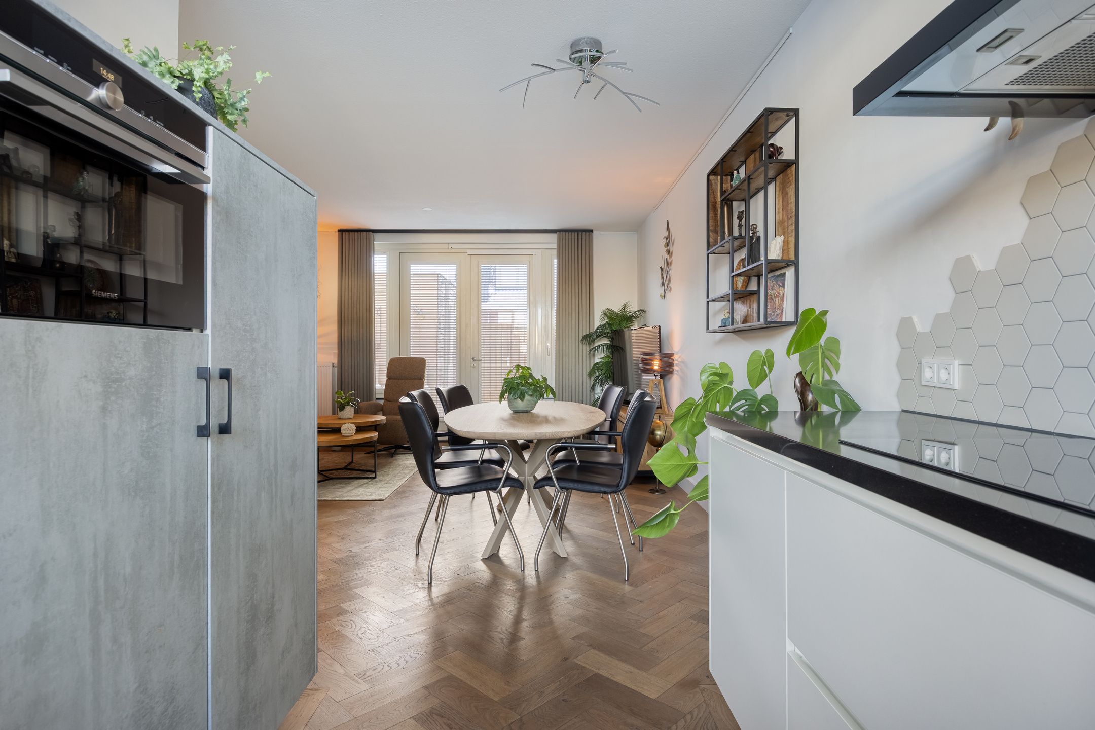 Photo 21 of Leostraat 83