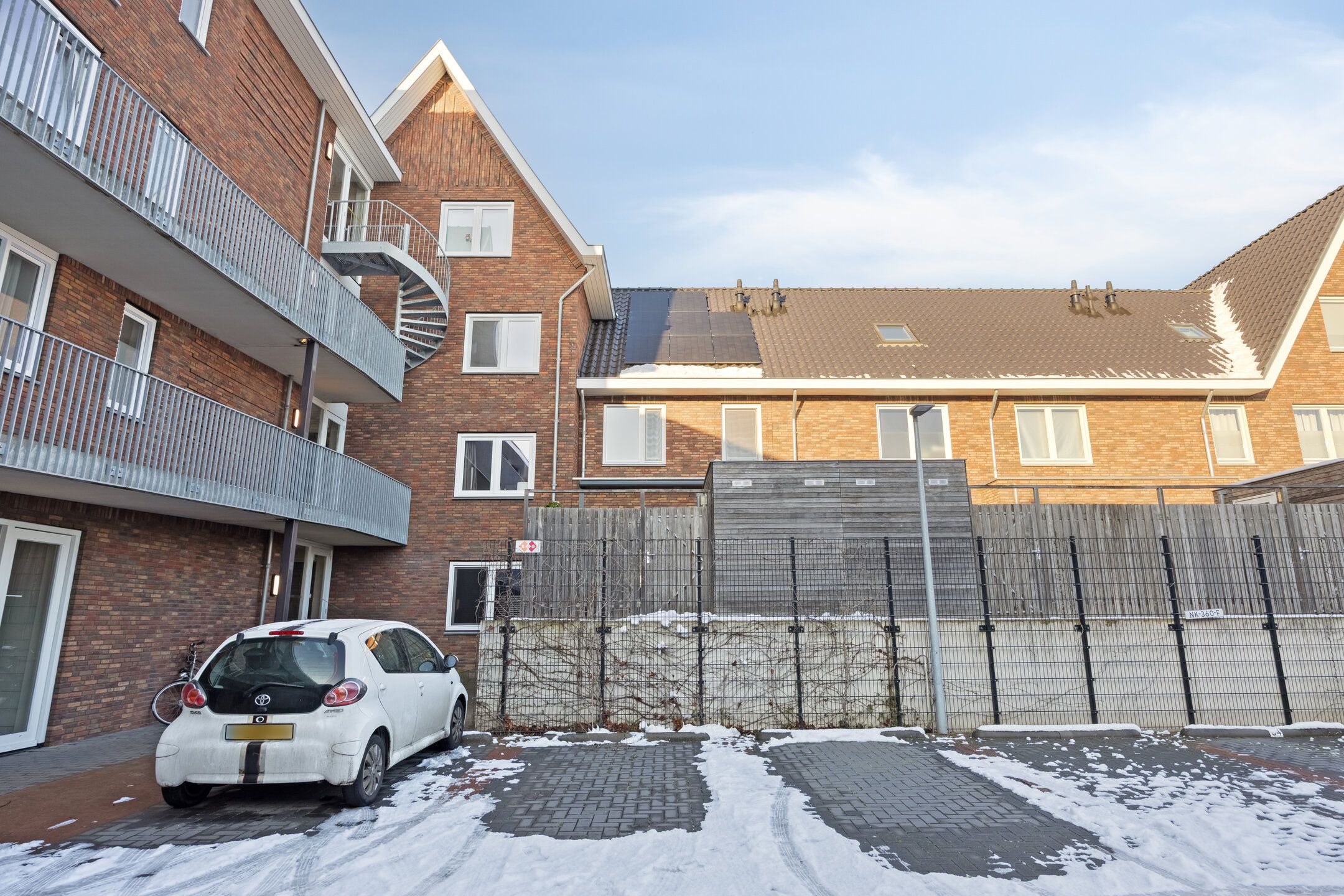 Photo 42 of Leostraat 83