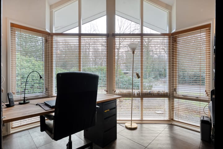 Foto 10 van Titanialaan 5