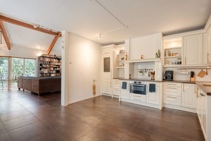 Foto 16 van Titanialaan 5