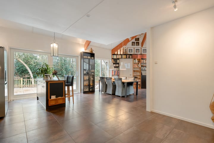 Foto 20 van Titanialaan 5