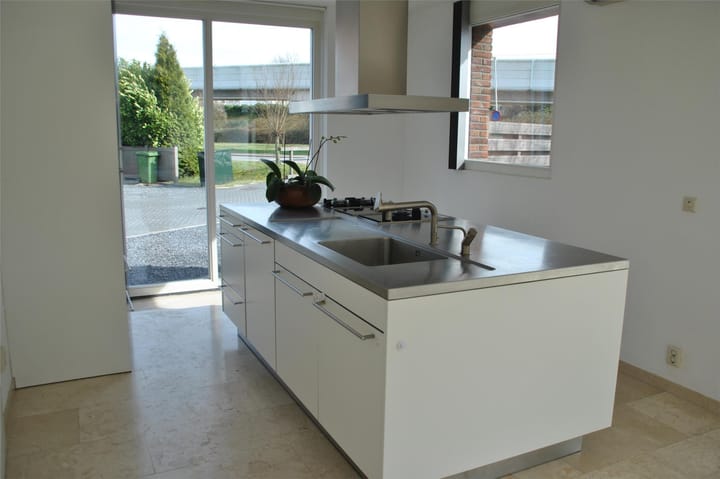 Foto 5 van Lilian Ngoyiweg 160