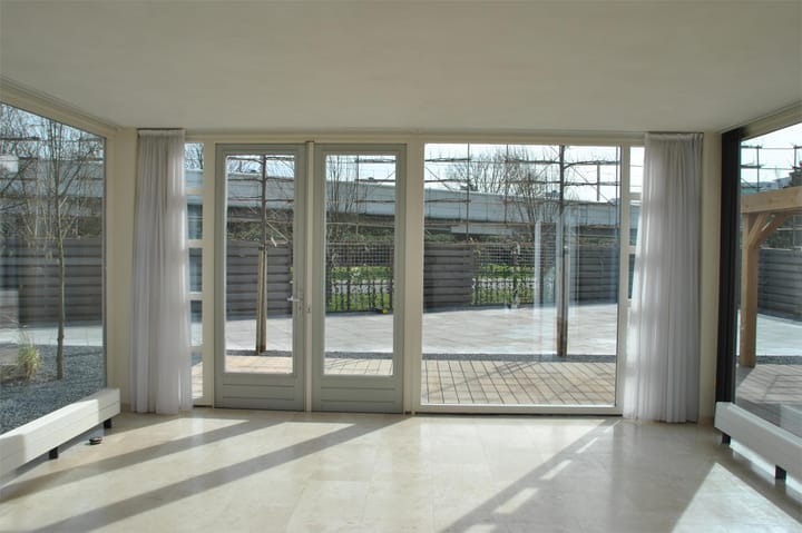 Foto 19 van Lilian Ngoyiweg 160