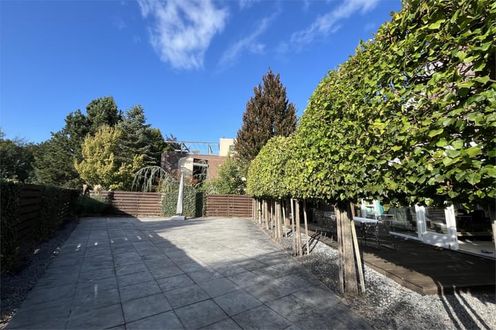 Foto 27 van Lilian Ngoyiweg 160