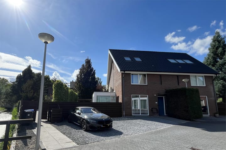 Foto 28 van Lilian Ngoyiweg 160