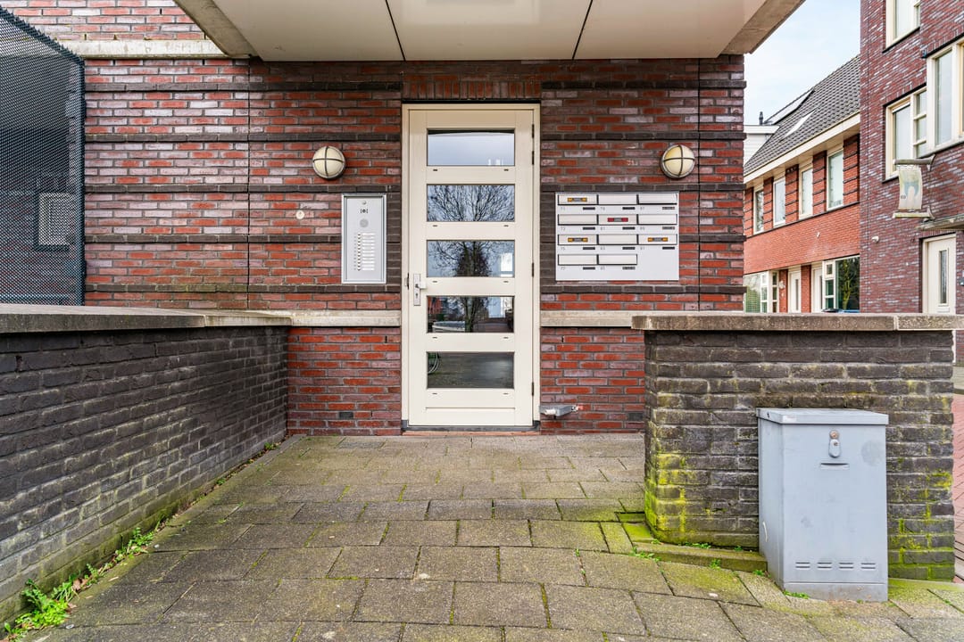 Photo 17 of Zeeltstraat 77