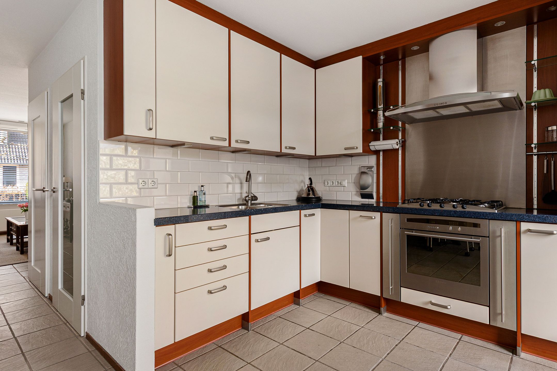 Photo 12 of Venkel 20