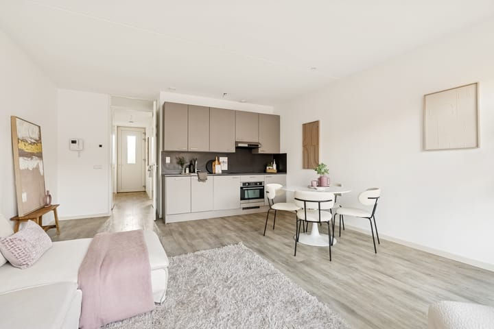 Foto 10 van San Marinostraat 31