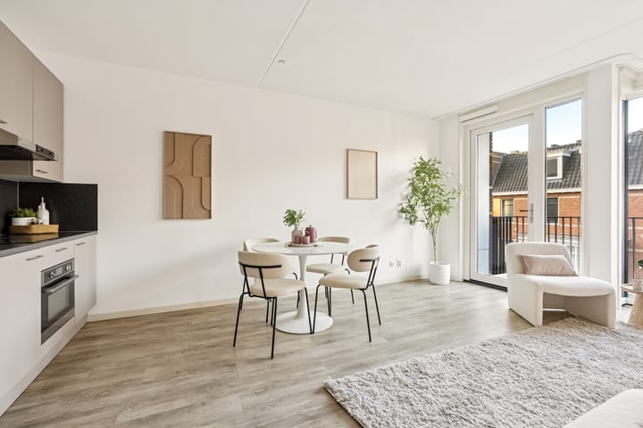 Foto 15 van San Marinostraat 31