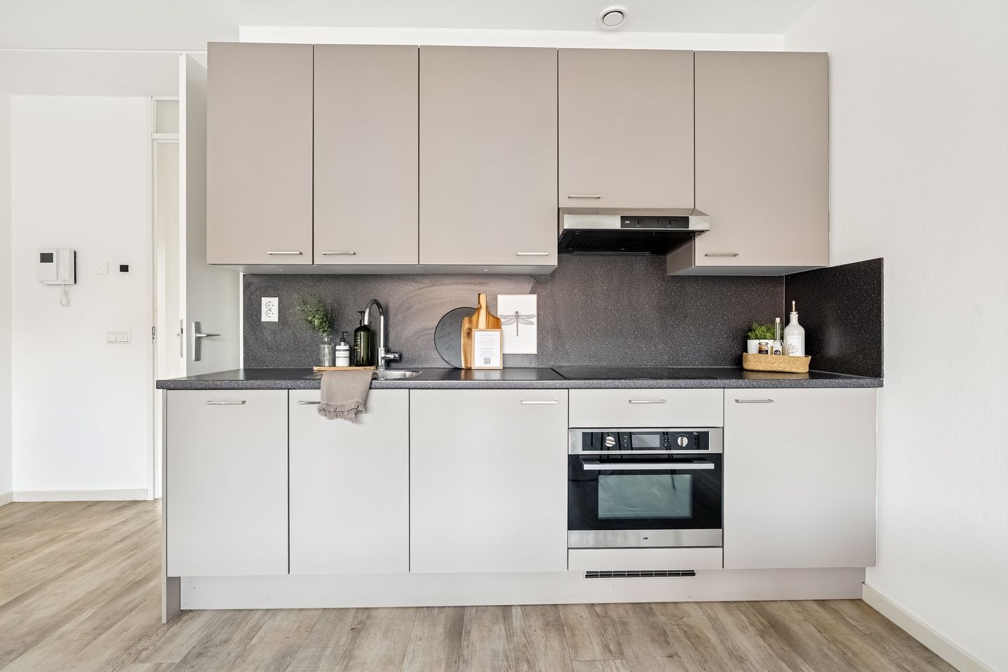 Foto 20 van San Marinostraat 31