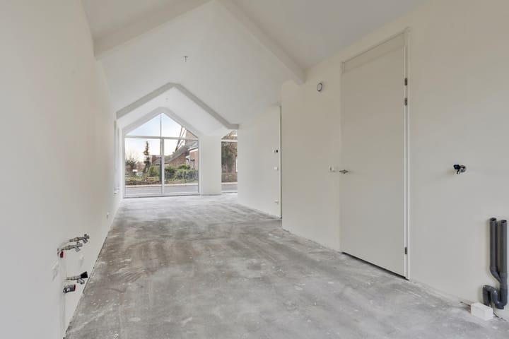 Foto 12 van Burg. Van Houtstraat 53