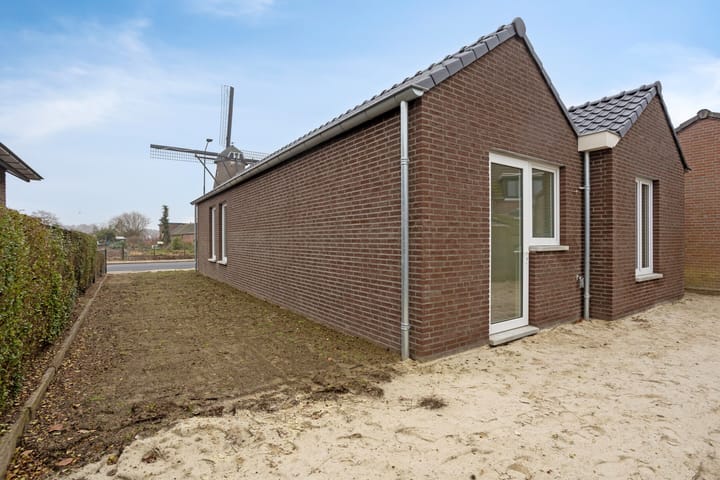 Foto 24 van Burg. Van Houtstraat 53