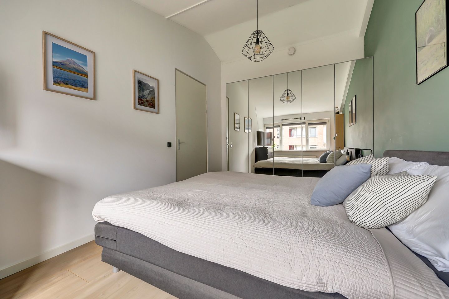 Foto 25 van Zalm 146