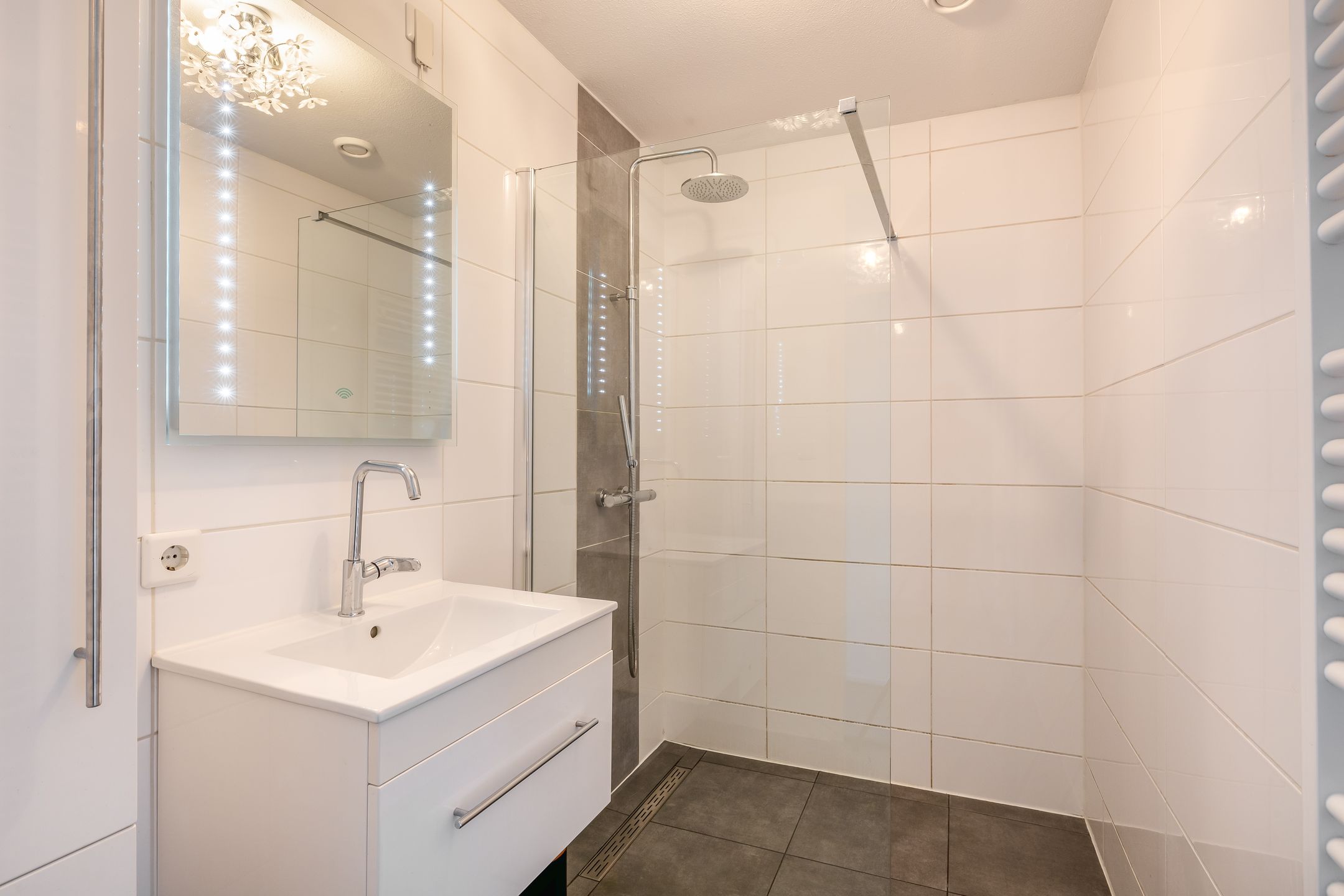 Photo 3 of Essenburgstraat 22-A