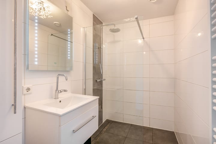 Photo 3 of Essenburgstraat 22-A