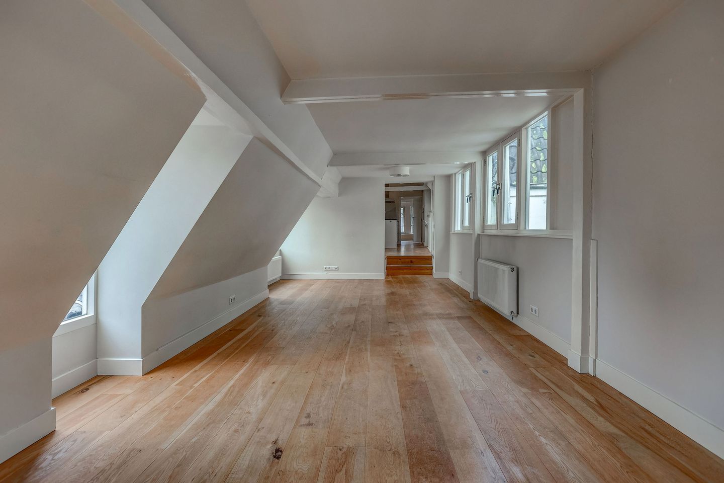 Photo 10 of Eggertstraat 19-C