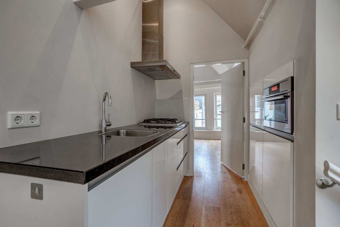 Photo 14 of Eggertstraat 19-C