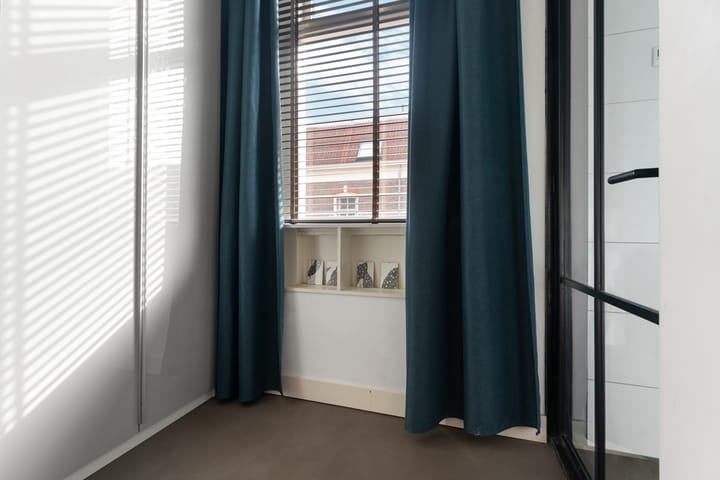 Photo 17 of Evertsenstraat 48