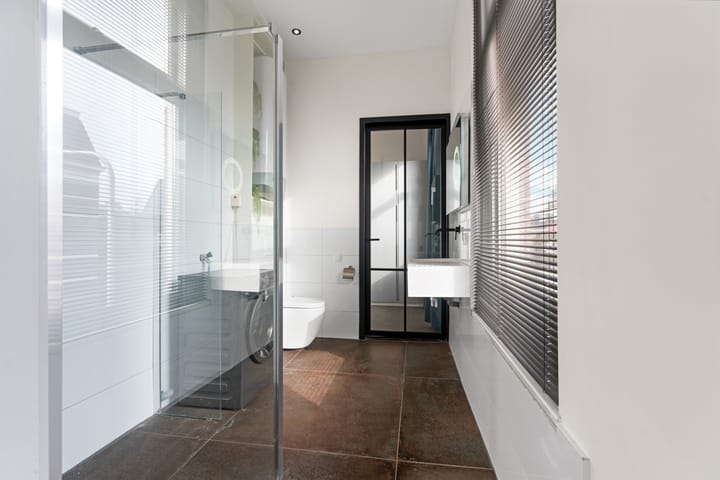 Photo 18 of Evertsenstraat 48