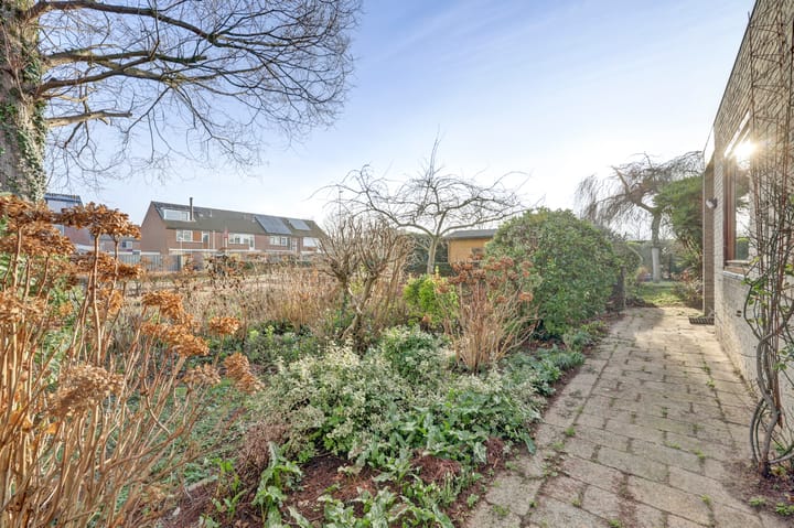 Photo 65 of Notaris L P vd Blinkln 11-A