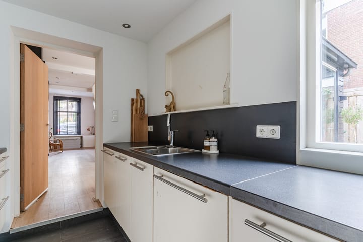 Foto 22 van Kennemerstraatweg 92