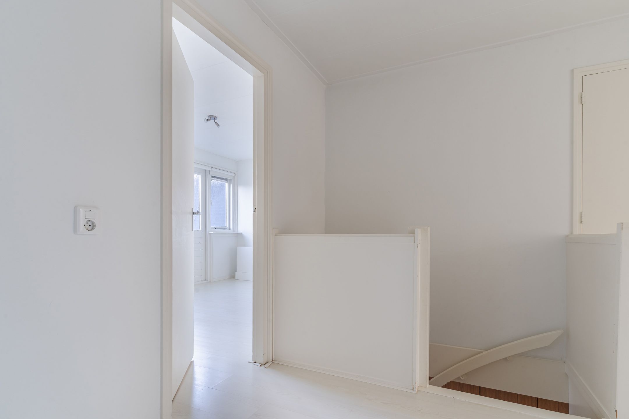 Foto 24 van Kennemerstraatweg 92