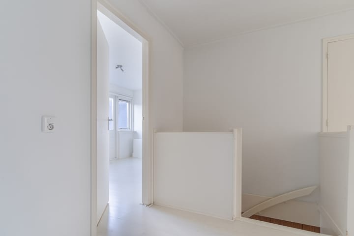 Foto 24 van Kennemerstraatweg 92